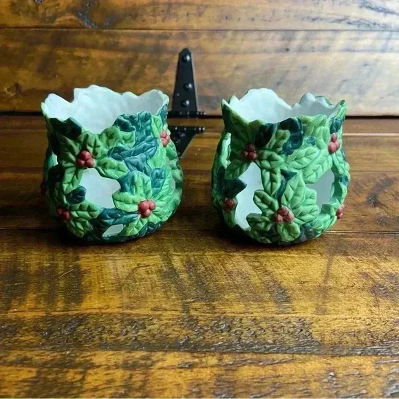 2 Hand painted Holly Tealight Holders - Picture 1 of 8